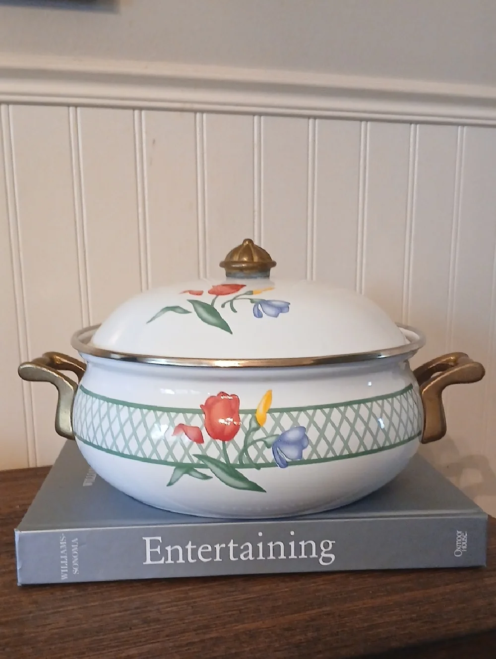Vintage Regency Club Enamelware Pot &Lid Floral Print Brass Handles